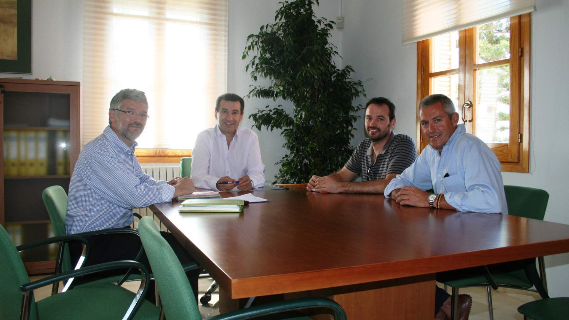 El Conseller d'Agricultura, Medi Ambient i Territori recibe a la Junta del COVIB