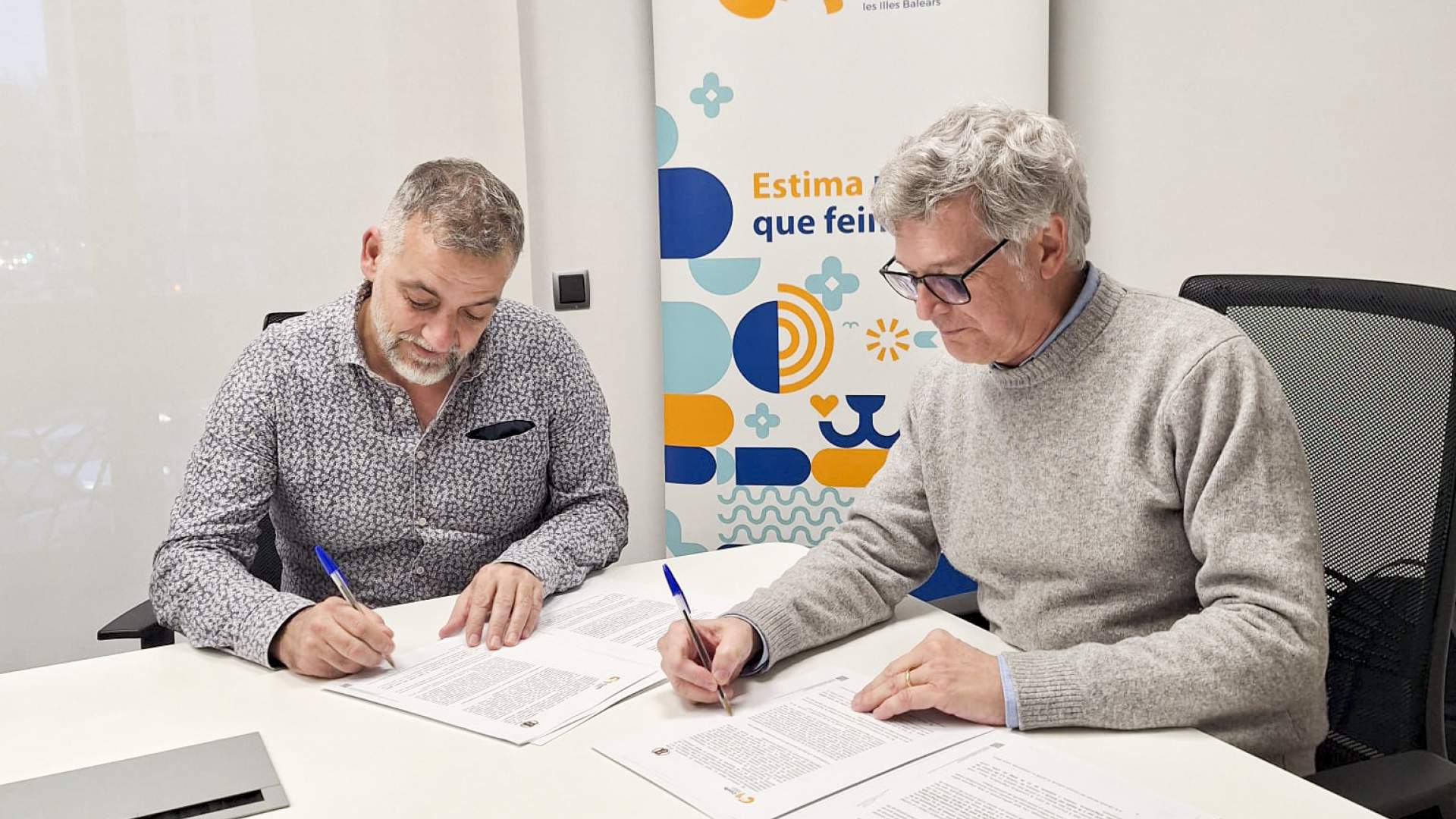 El Colegio y el Ayuntamiento de Sencelles firman el convenio para la gestión del RIACIB