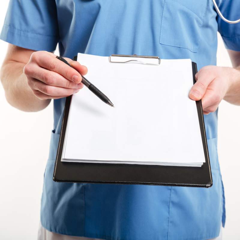 Consentimiento informado: criterios asistenciales y requerimientos legales