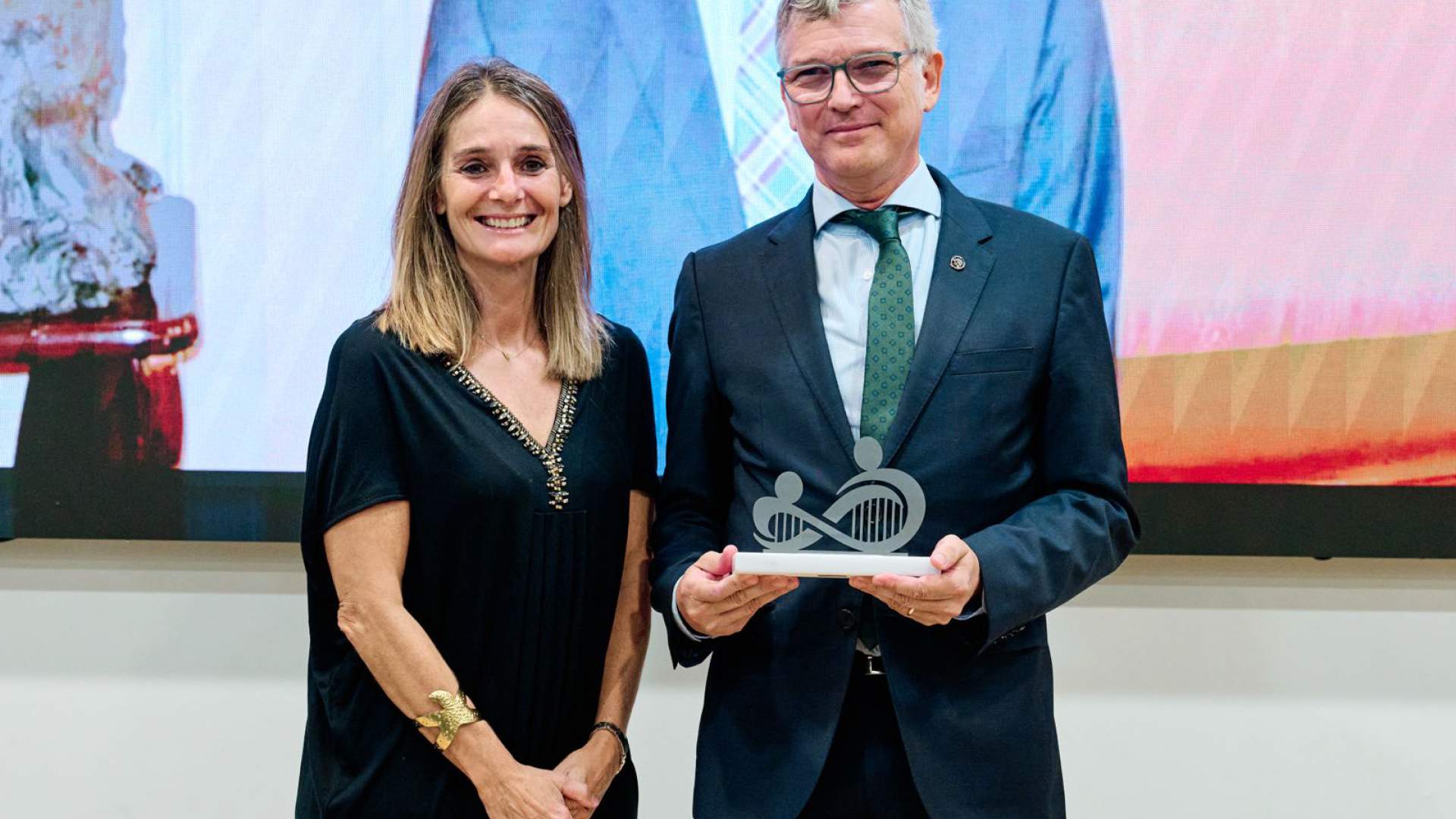 Ramon García, reconocido con el Premio Joan Calafat en la categoría de Veterinaria